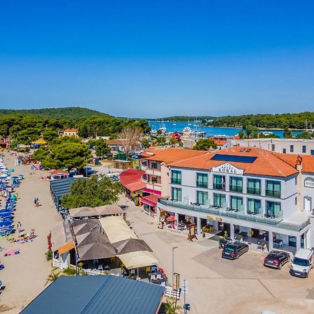 Hotel Koral Медулин Экстерьер фото