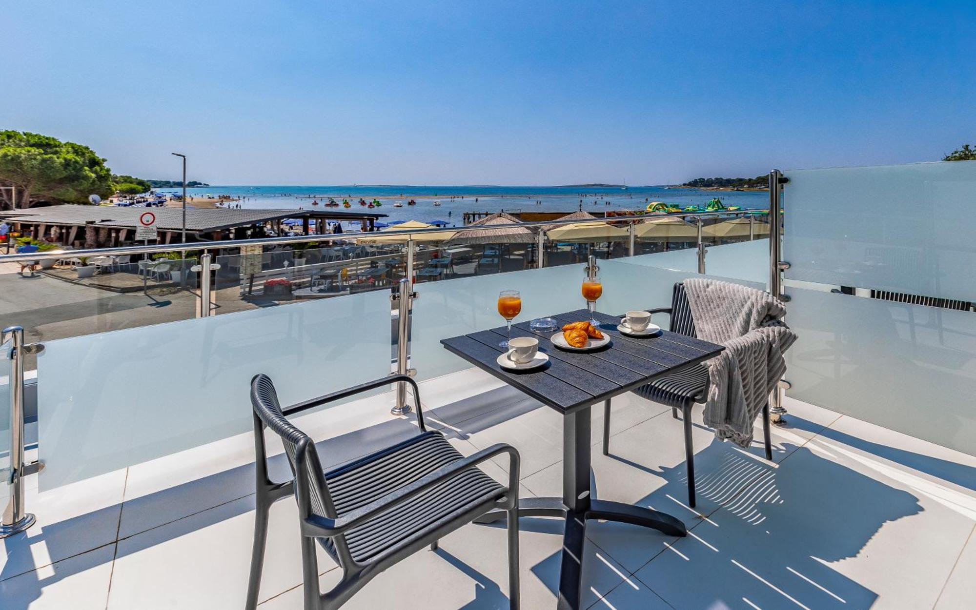 Hotel Koral Медулин Экстерьер фото