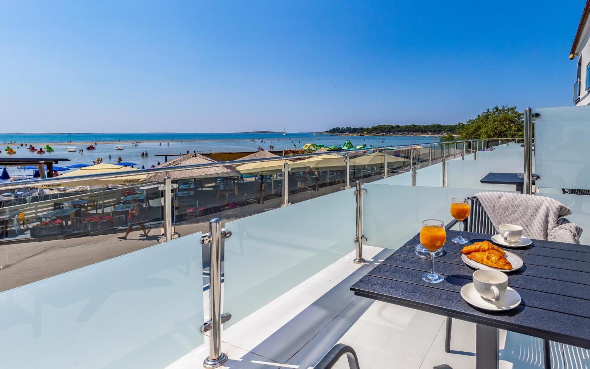 Hotel Koral Медулин Экстерьер фото