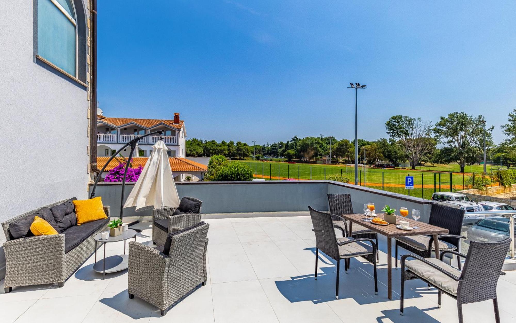 Hotel Koral Медулин Экстерьер фото