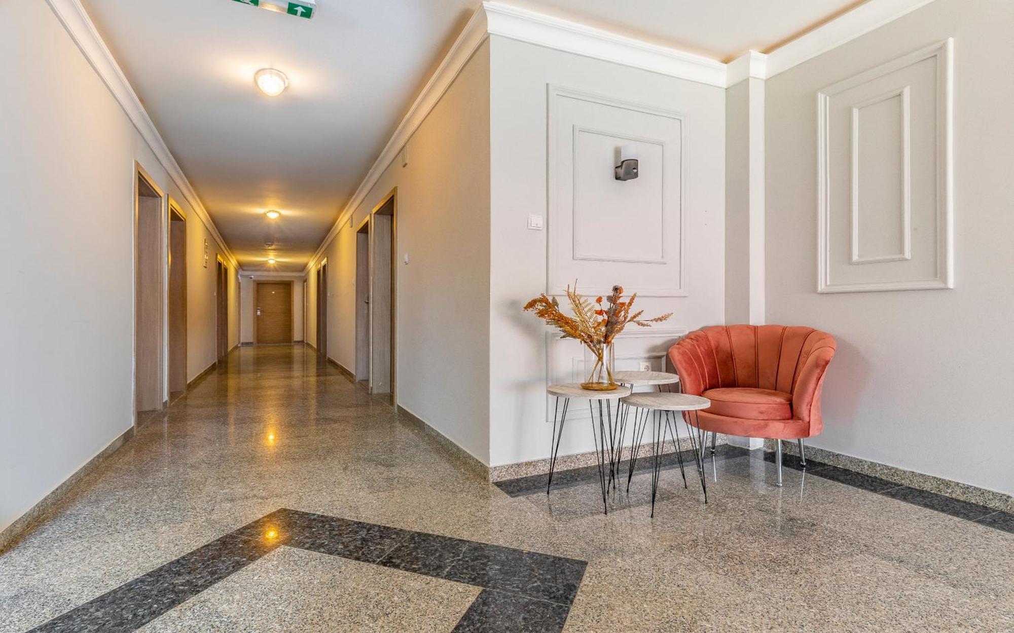 Hotel Koral Медулин Экстерьер фото